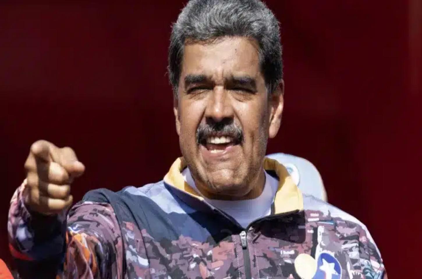 Maduro impede seleção boliviana de voltar para casa