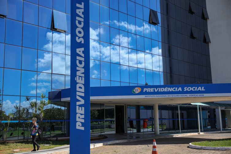 PF cumpre em Sergipe mandados contra suspeitos de fraude no INSS