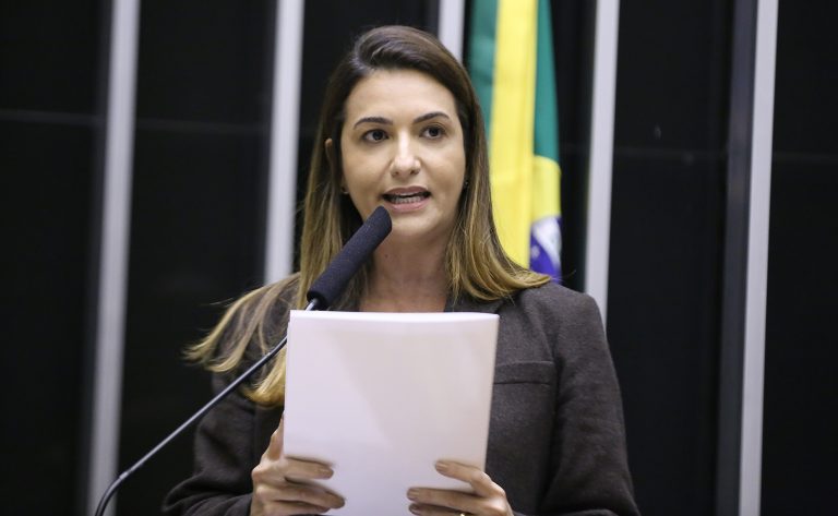 Projeto suspende decreto do governo sobre alimentação saudável nas escolas