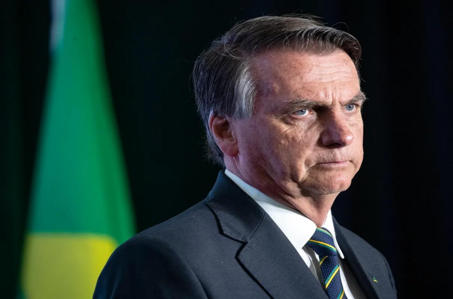 Bolsonaro diz que não teme prisão e ironiza investigações: ‘Só faltou me acusarem de engravidar a baleia’