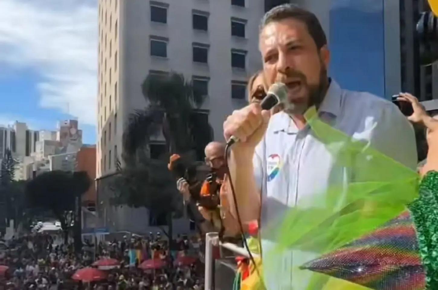 Boulos diz que oposição “conspira” contra o Brasil ao defender tarifaço de Trump