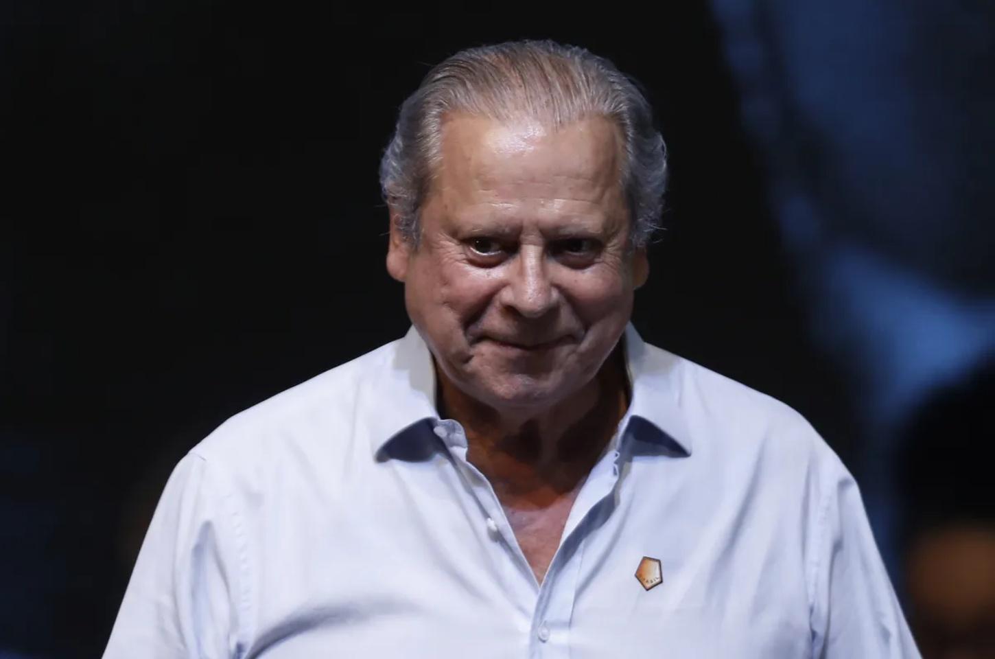 Dirceu ataca Congresso e prega “revolução social”