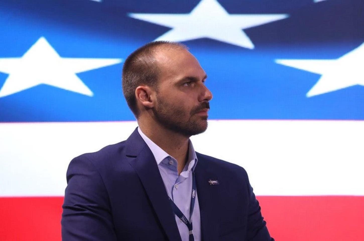 Eduardo Bolsonaro diz que não vai renunciar ao mandato