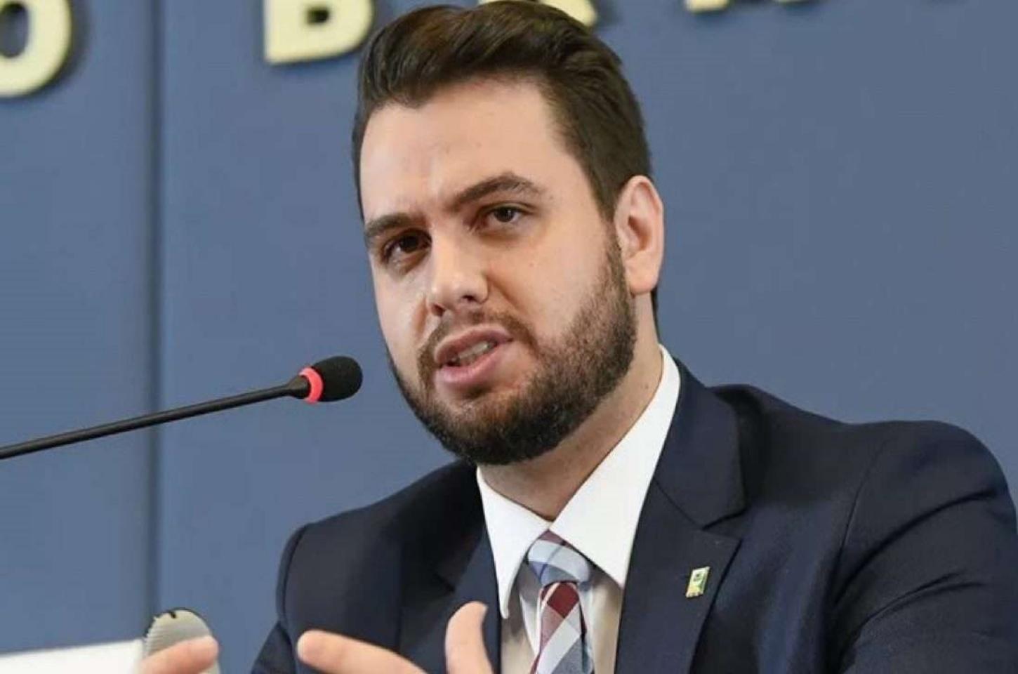 Nome de Filipe Martins reaparece no sistema de imigração dos EUA