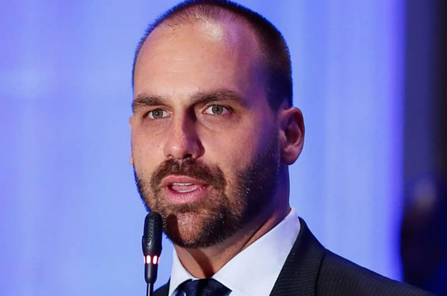 PF pede a Moraes mais prazo para investigar Eduardo Bolsonaro nos EUA