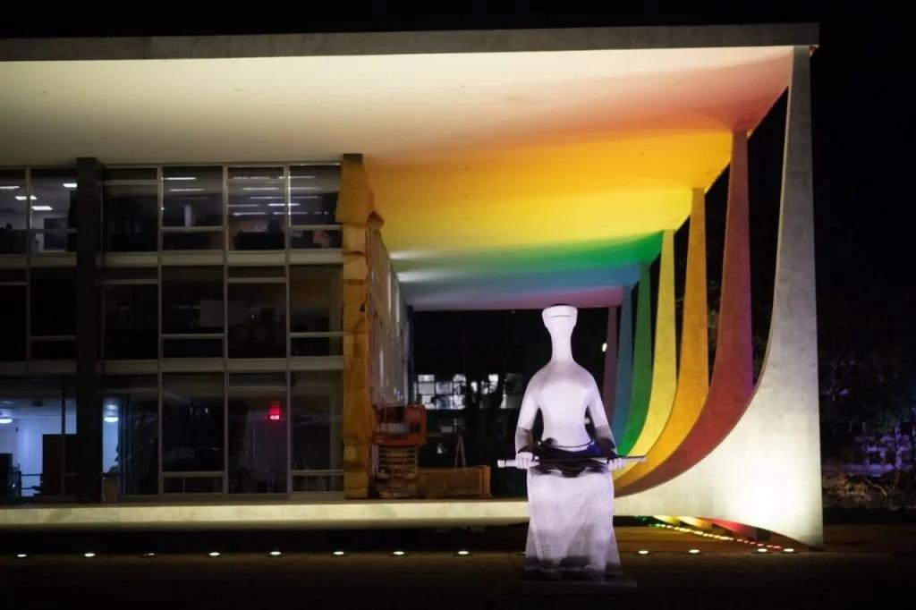 No Dia dos Pais, STF presta homenagem a “homens em relação homoafetiva”