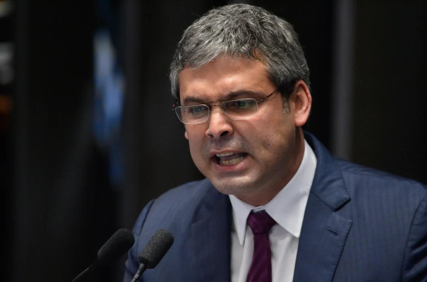 PT pede para STF livrar Moraes da Lei Magnitsky
