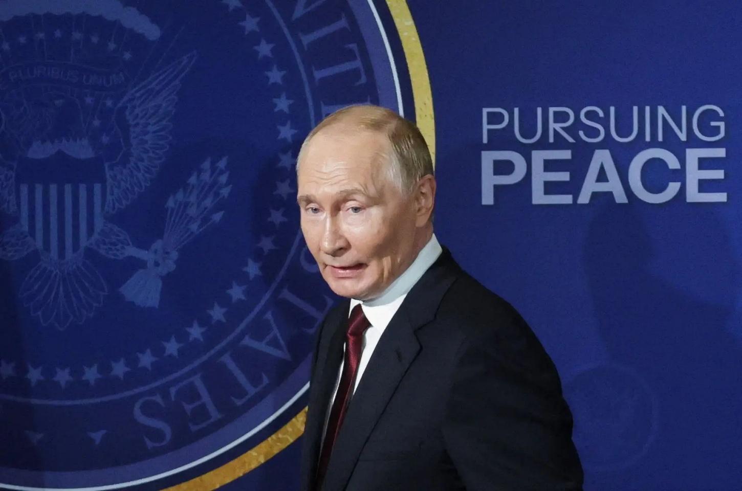 Rússia vai exigir instalação em celulares de aplicativo estatal de mensagens que monitora usuários