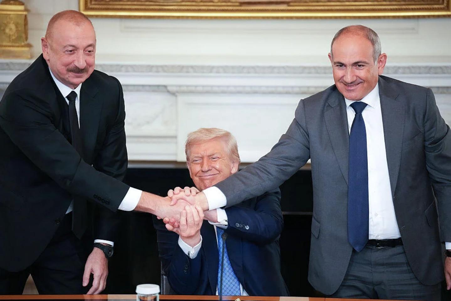 Trump preside acordo de paz entre Armênia e Azerbaijão, ofuscando a Rússia