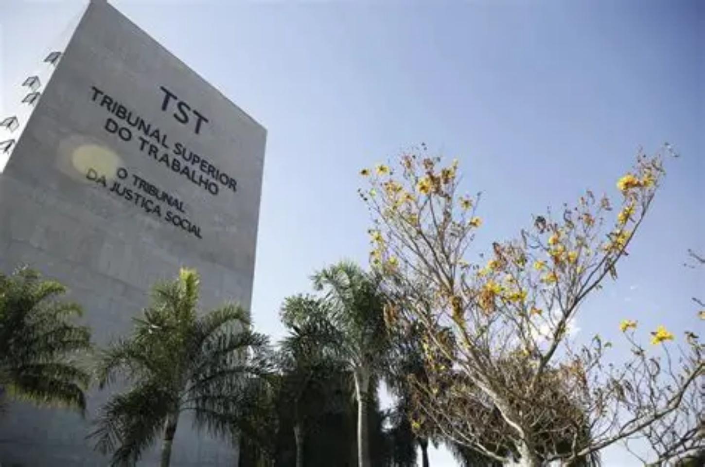 TST compra carro de R$ 346,5 mil para cada um dos 27 ministros