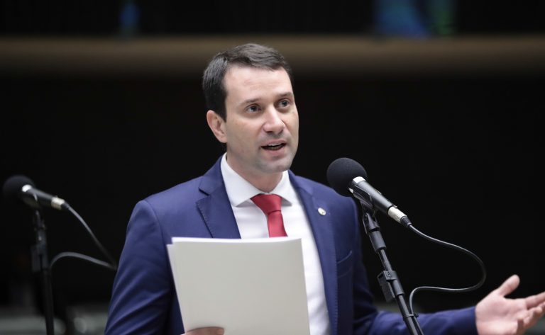 Comissão aprova projeto que exige equipamento para pessoas com deficiência visual em ponto turístico