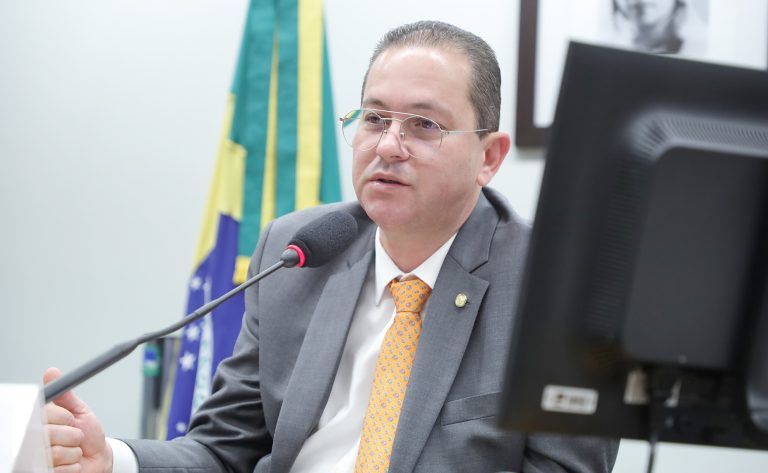 Projeto responsabiliza civilmente empregador por suicídio de empregado, quando relacionado ao trabalho