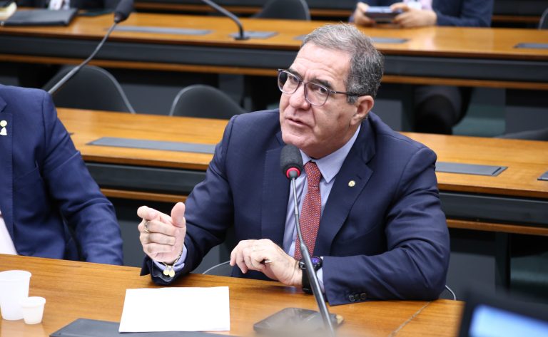 Comissão aprova selo para estimular a capacitação de funcionários de restaurantes e bares em primeiros socorros