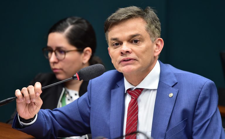 Comissão discute pagamentos acima do teto remuneratório no serviço público