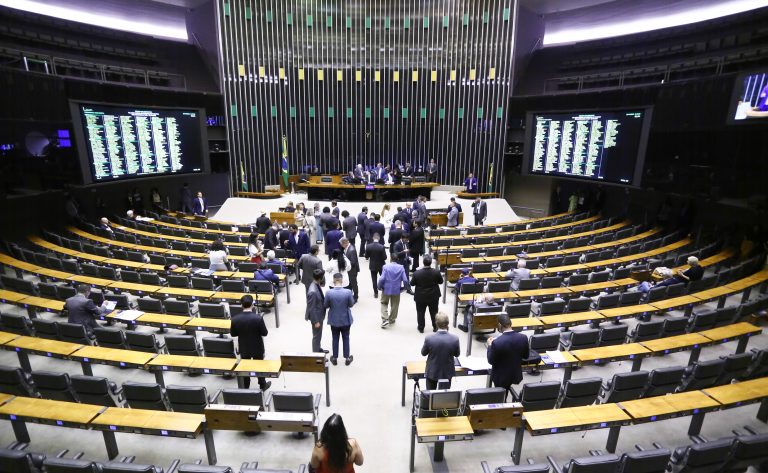 Deputados analisam regras para destinação social de bens imóveis de origem ilícita; acompanhe