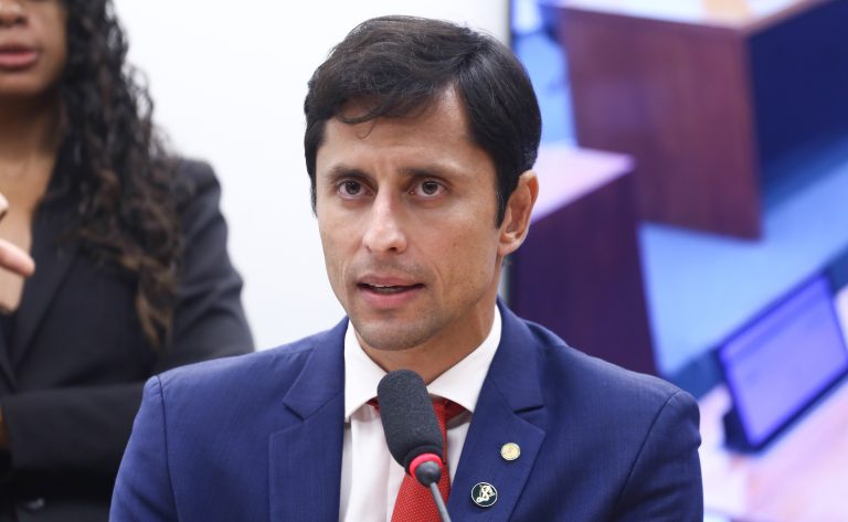 Comissão aprova projeto que amplia definição de dependente legal de policiais civis