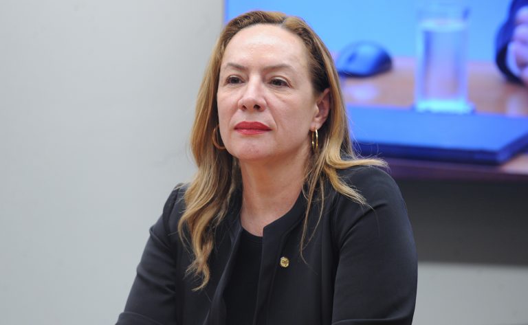 Projeto amplia transparência na publicidade de obras e serviços públicos